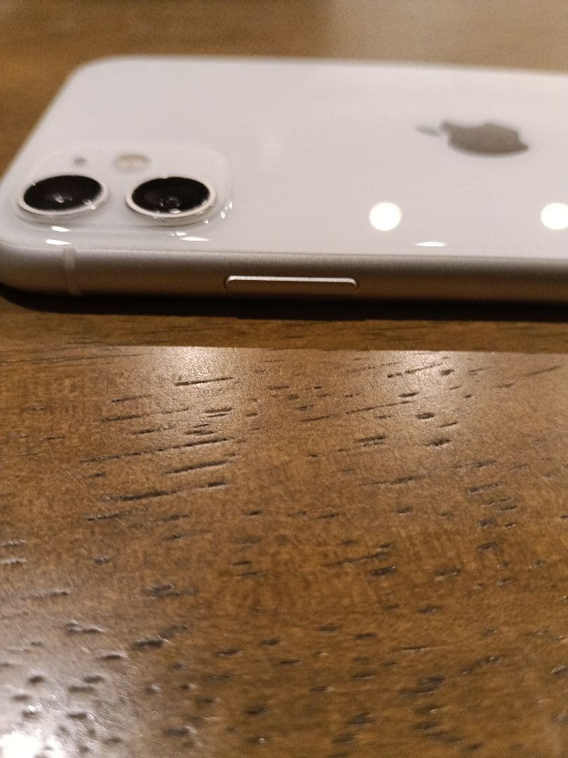 Apple iPhone 11 ホワイト 本体64G