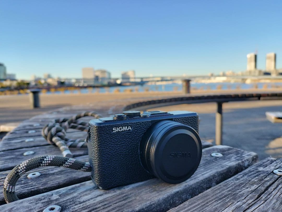 【希少美品】SIGMA DP2s（APS-Cセンサーの最強高級コンデジ）