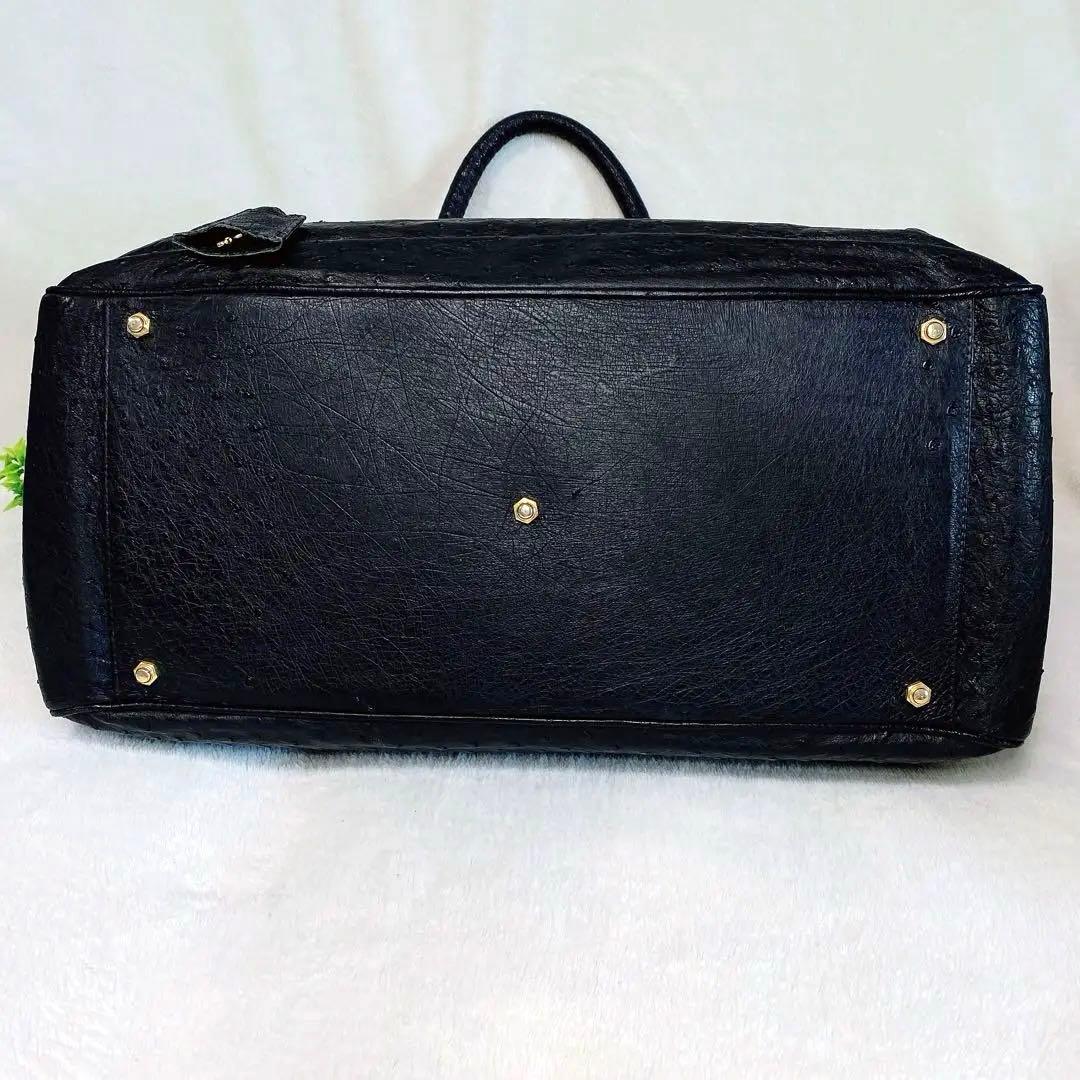 美品✨ハンドバッグ　ボストンバッグ　旅行用バッグ　ゴールド金具鍵付き　ブラック