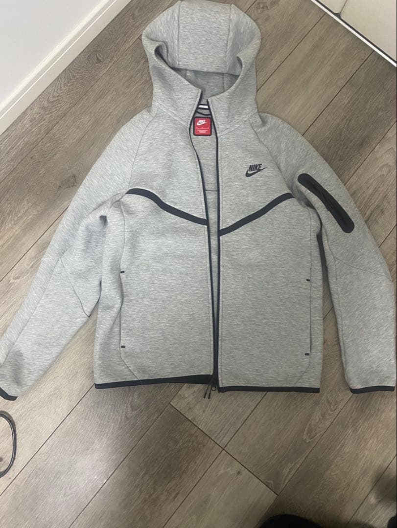 Nike テック　フリース　グレー パーカー Mサイズ