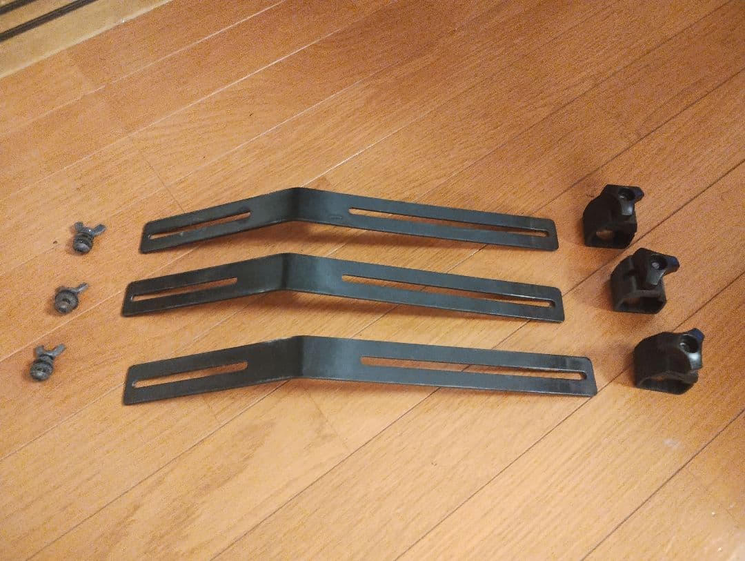 THULE フェアリング スクエアバー用　約横108cm、縦20cm