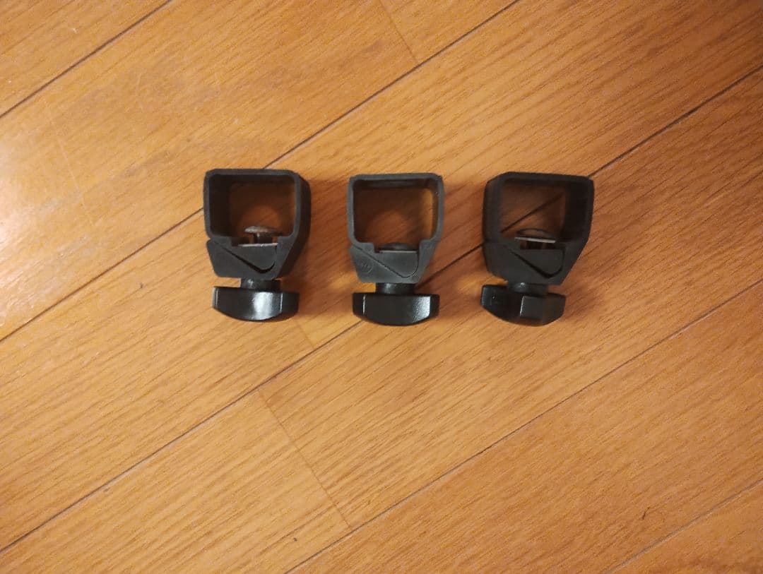 THULE フェアリング スクエアバー用　約横108cm、縦20cm