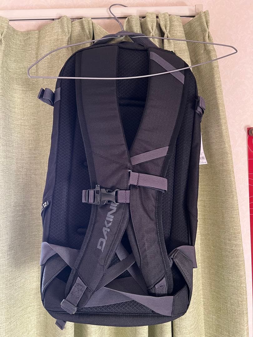DAKINE ブラックバックパック 未使用12リットル