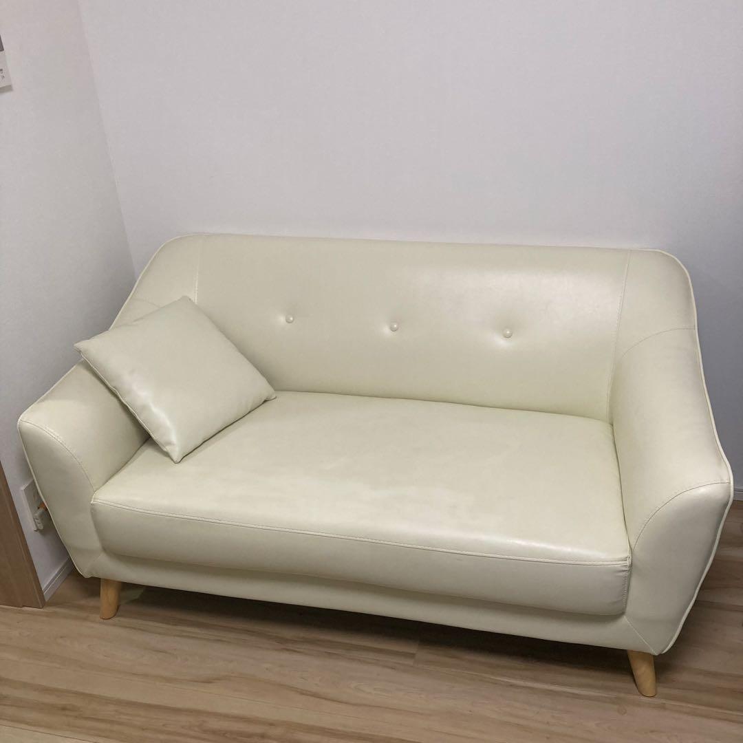 【定価34,988円】モダンデコ　ホワイト PVCレザーソファ 幅135cm
