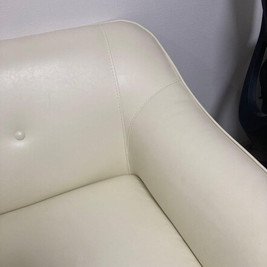 【定価34,988円】モダンデコ　ホワイト PVCレザーソファ 幅135cm