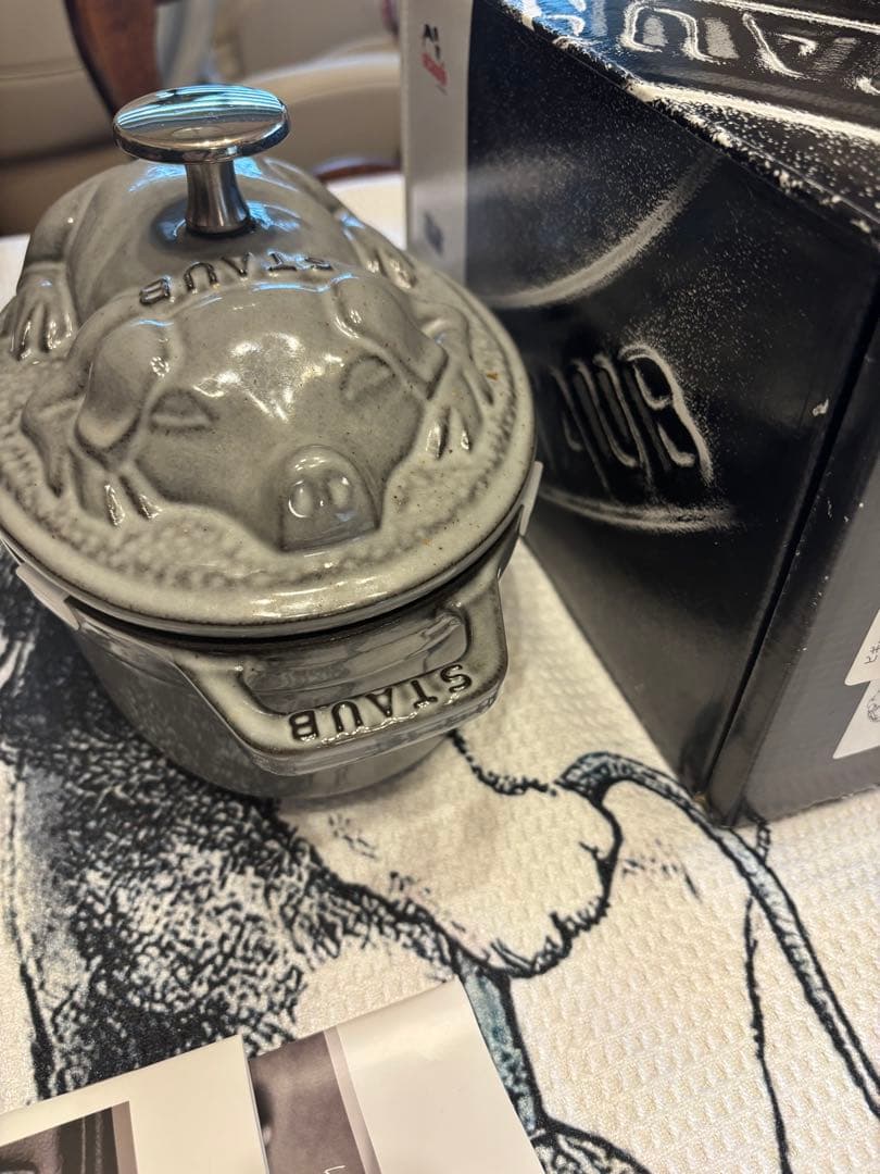 staub ピギーココット 17cm グレー 鋳鉄生涯保証シリアルナンバーつき