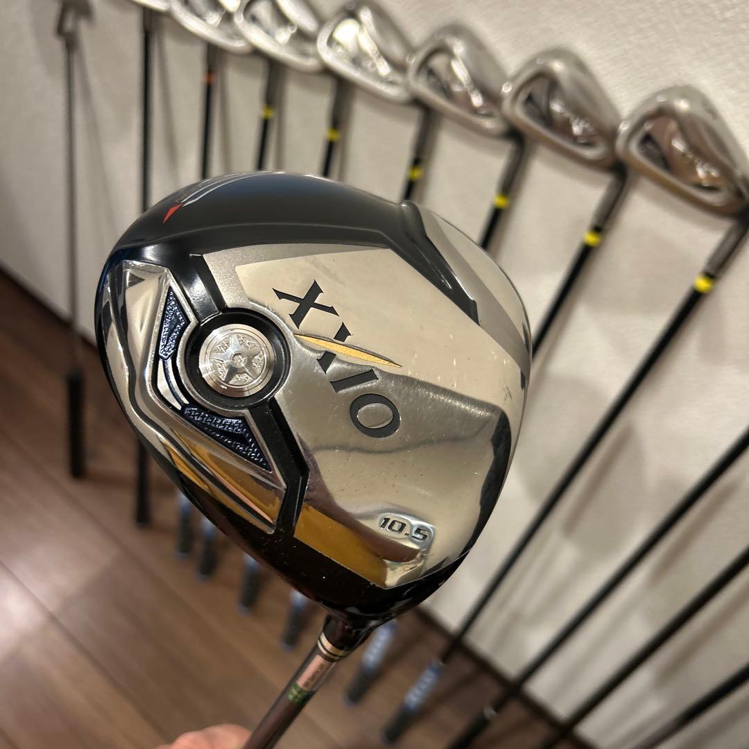 ゼクシオ4 メンズ R 13本　右利き　ゴルフクラブセット