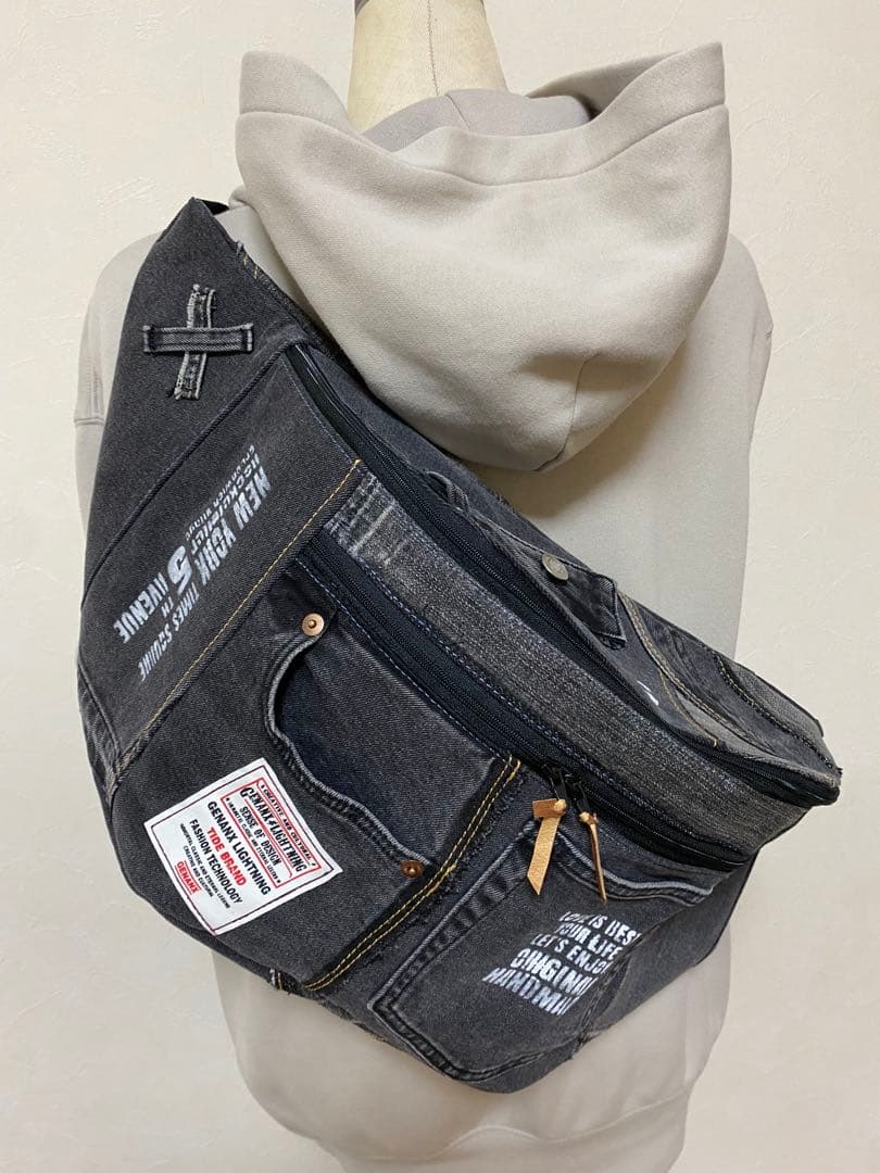 @902【匿名発送】リメイクデニム×ボディーバック★メガサイズ