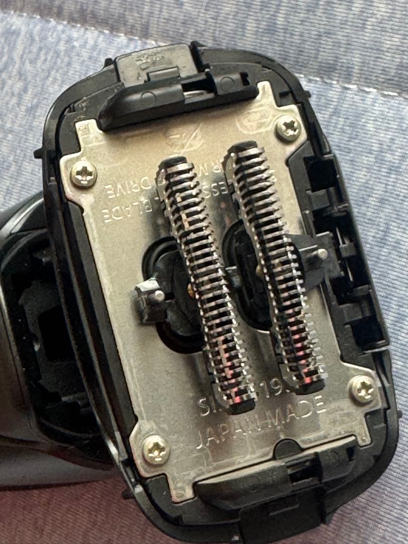 パナソニック電気シェーバー・ラムダッシュ 5枚刃 洗浄機付きES-NLV98