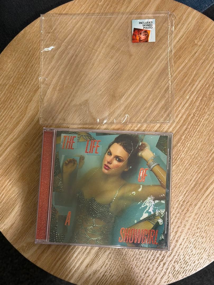 洋楽 THE LIFE OF A SHOWGIRL CD SIGNED PHOTO 1