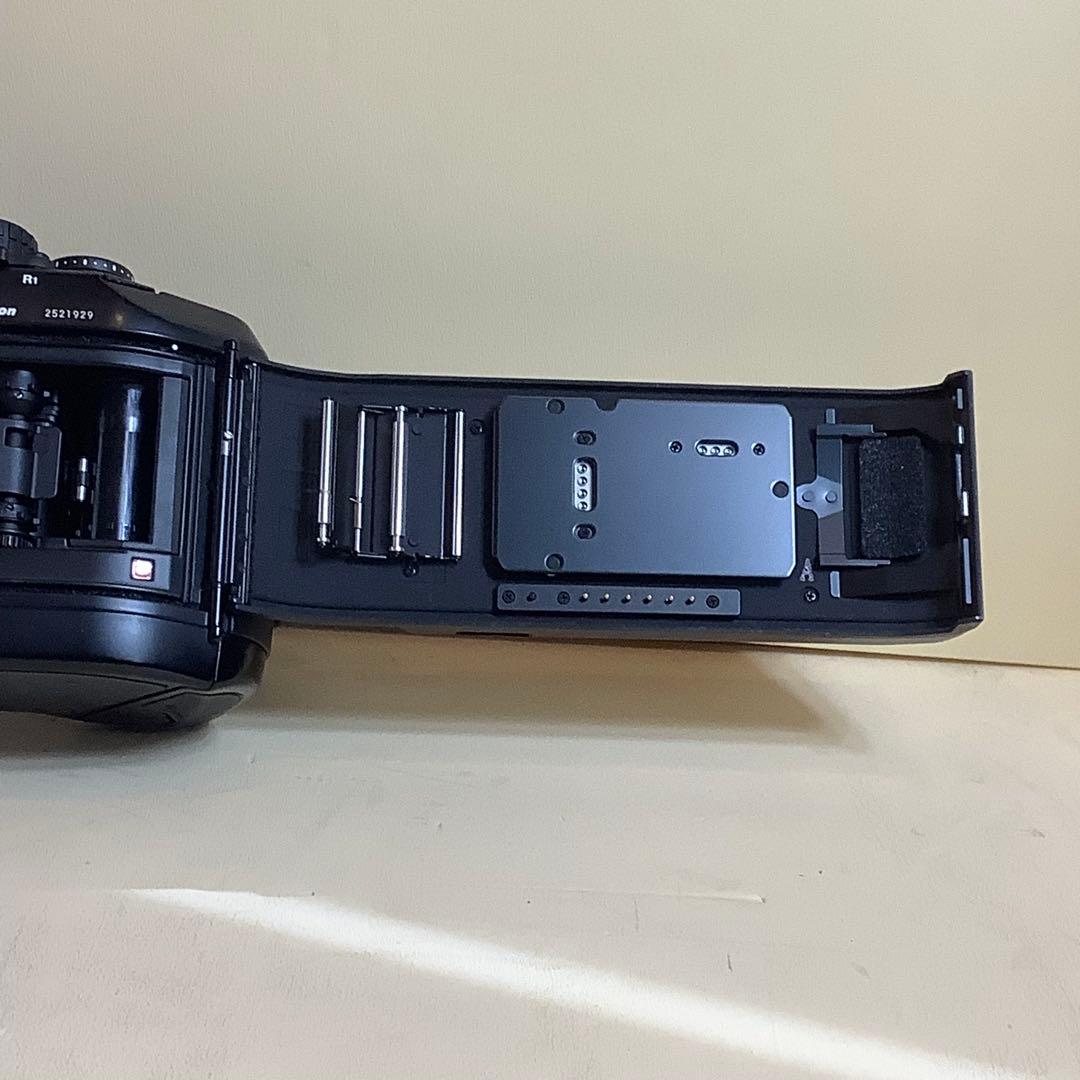 ニコンF4S (Sの意味は詳細説明) 付属レンズ AF 35-70/2,8 美品