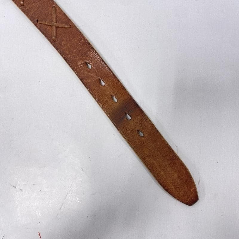 レッドムーン/ピューターバックル/ステッチデザイン/レザーベルト/ブラウン