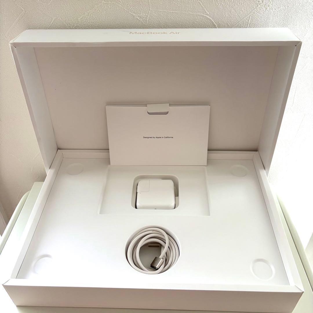 【美品】MacBook Air M2 13インチ8GB/256GB スターライト