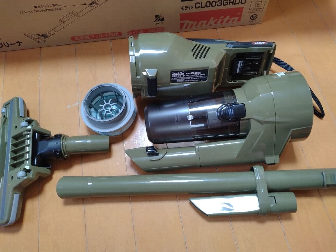 マキタ充電式クリーナー　バッテリー充電器付き　モデルCL003GRD0