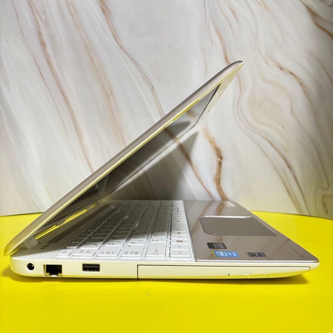 売り尽くし!!カメラ付★Office付★東芝★4世代i3★新品爆速SSD★動作◎