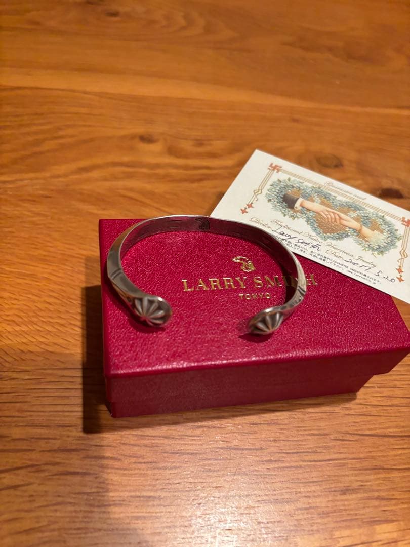 アクセサリー LARRY SMITH TRIANGLE BRACELET SIDE SHELL
