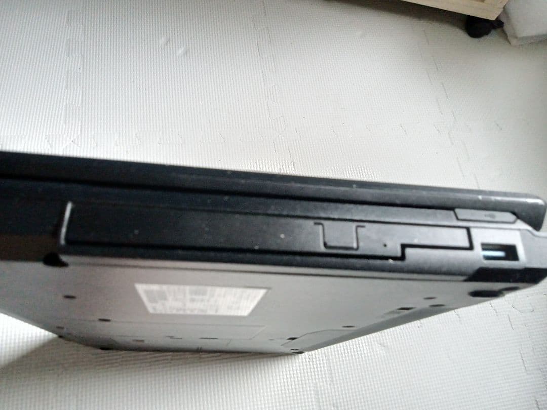 富士通ノートパソコンA577/S i5 第7世代　OS.Office有り