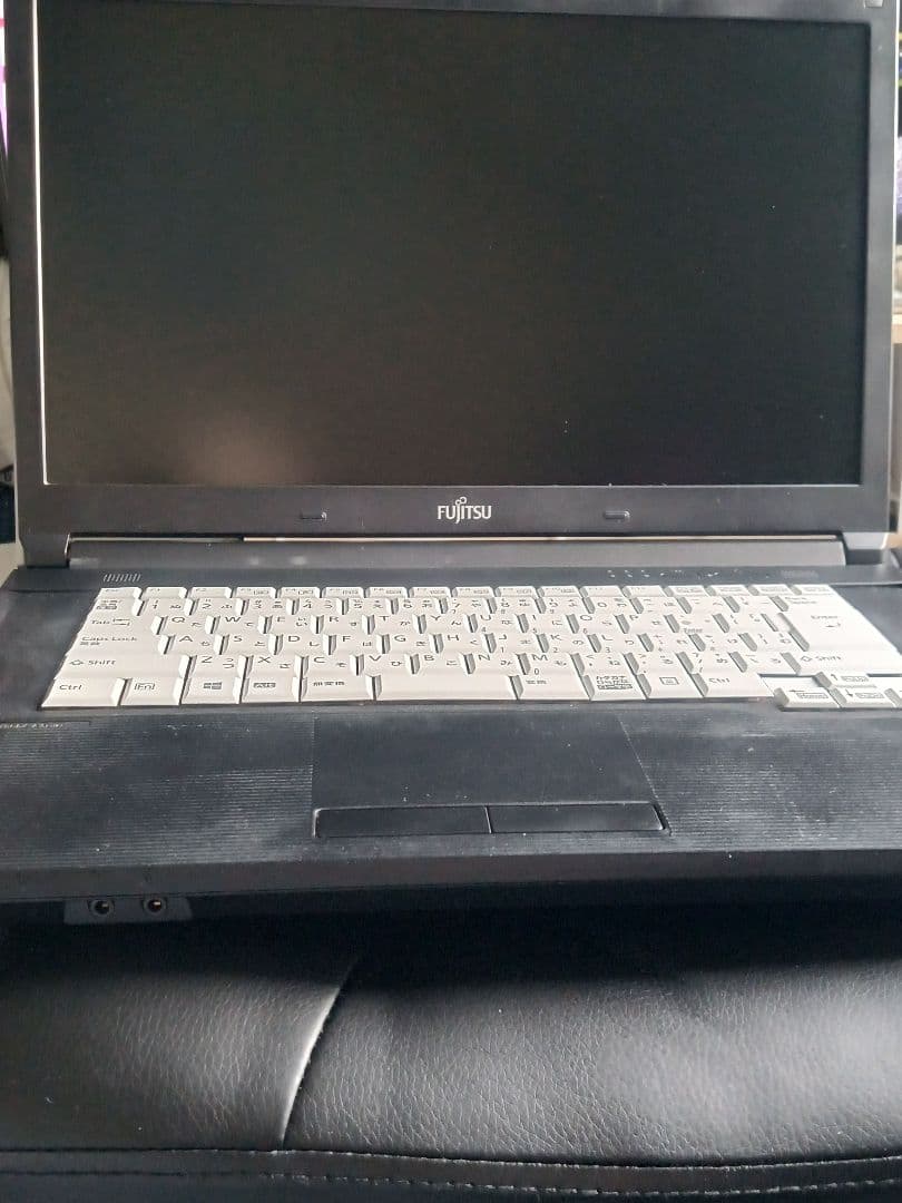 富士通ノートパソコンA577/S i5 第7世代　OS.Office有り