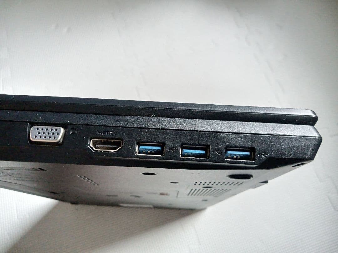 富士通ノートパソコンA577/S i5 第7世代　OS.Office有り