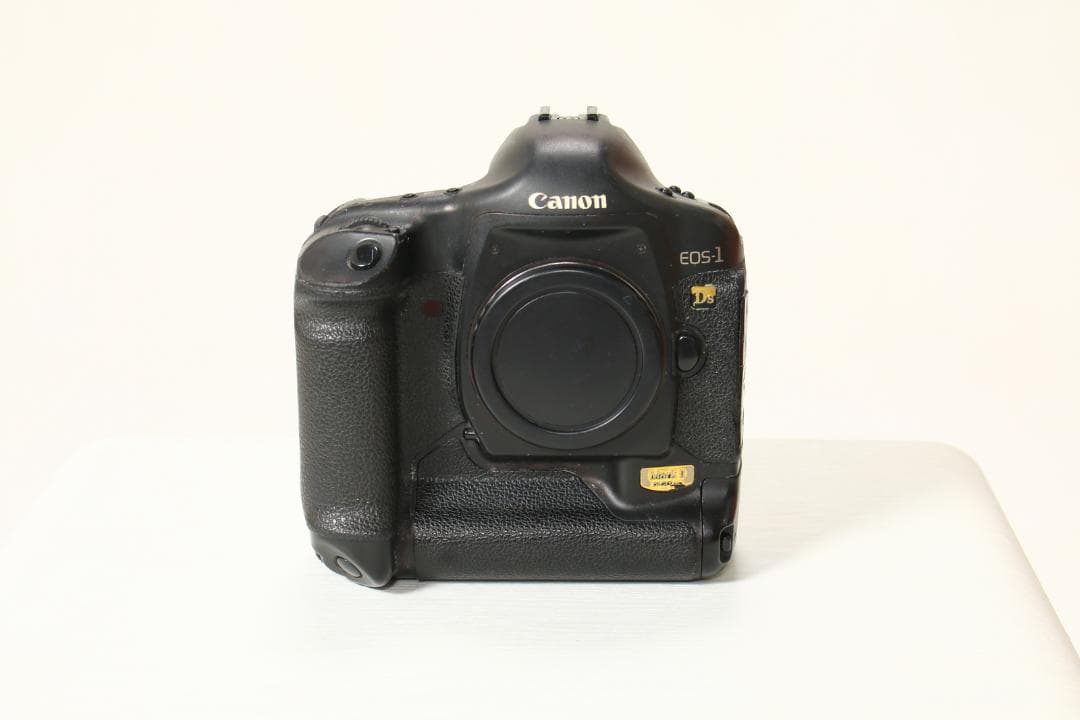 Canon EOS-1Ds Mark ii ボディ & バッテリー