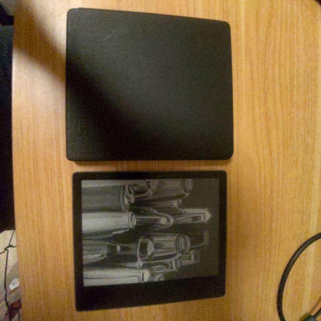 Kindle Oasis (第10世代) 本体+ケース付き LTEモデル32GB