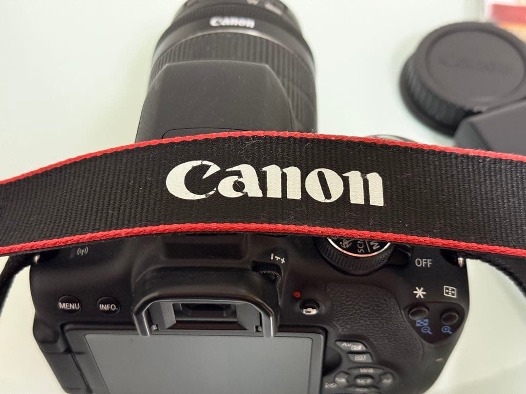 Canon EOS Kiss X8i デジタル一眼レフカメラ