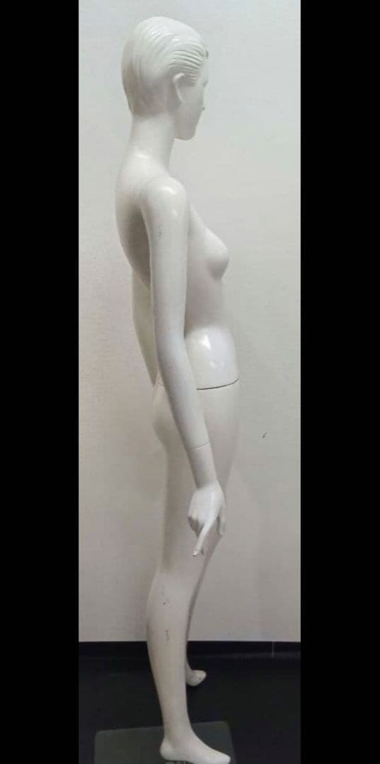 女性用ホワイトマネキン