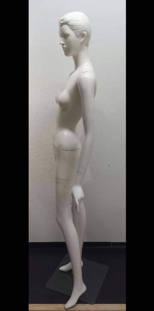 女性用ホワイトマネキン