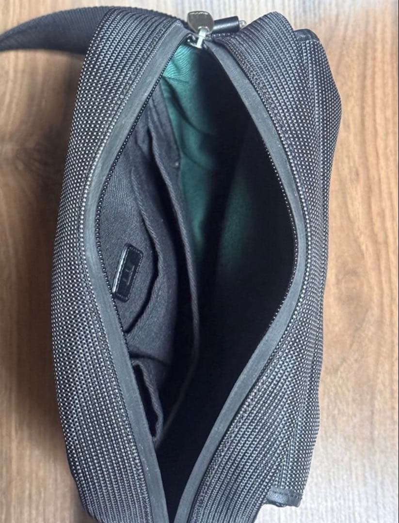 ダンヒル Dunhill ショルダーバッグ 斜め掛け キャンバス　ブラック系