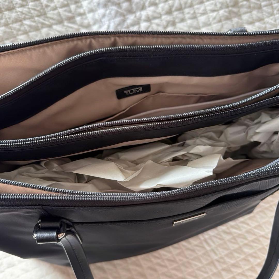 TUMI ナイロン トートバッグ
