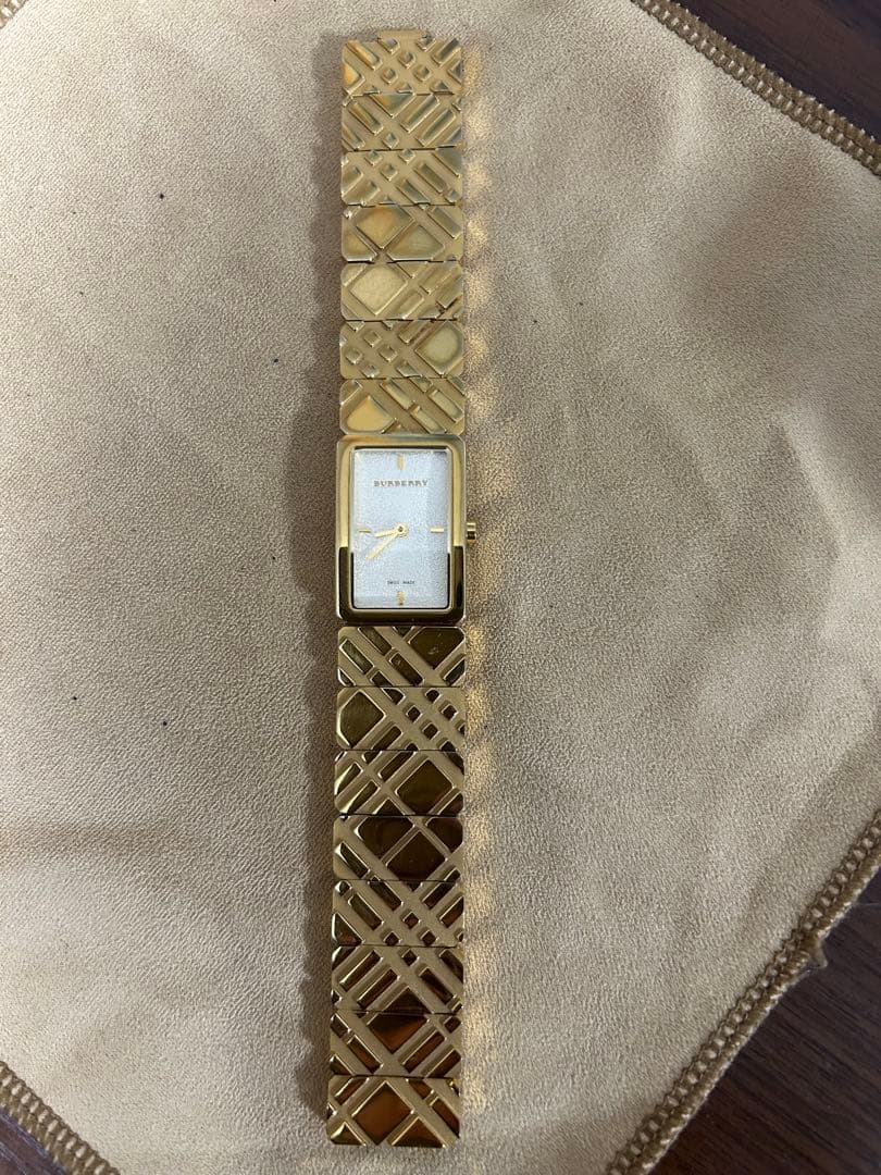 Burberry レディース 時計 ゴールド