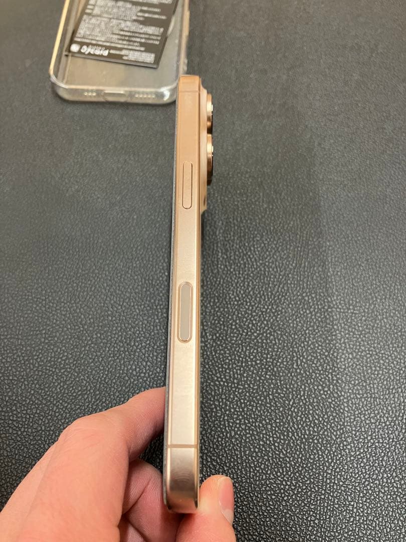 本日まで出品しますApple iPhone 16Pro ゴールド 本体