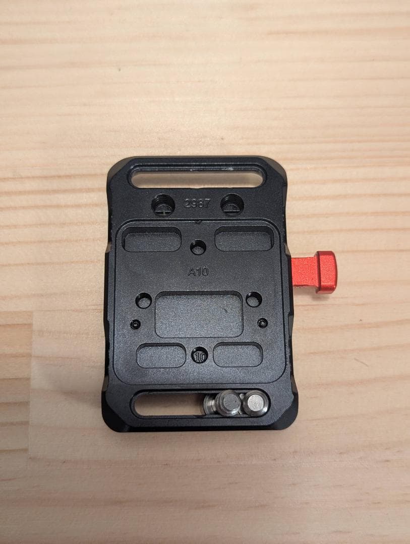 【 Vマウント】MOMAN-Power-99 バッテリー 充電器・マウントセット