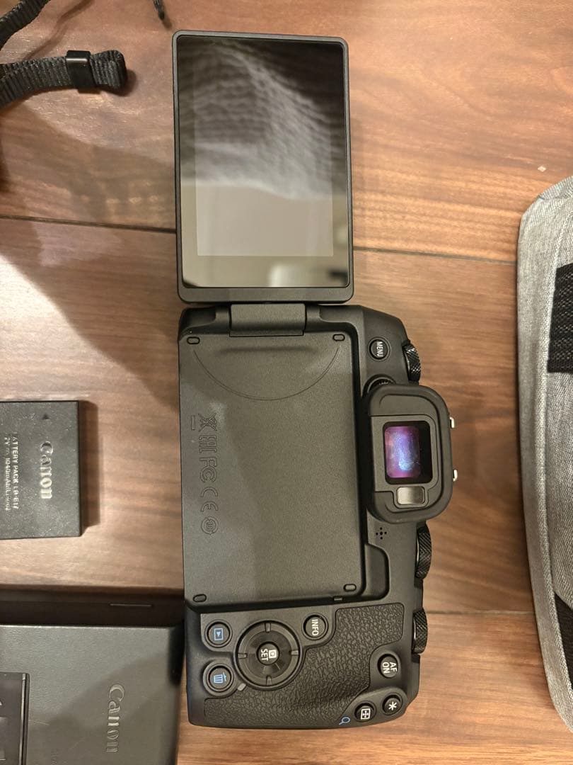 Canon EOS RP ミラーレスカメラ 本体