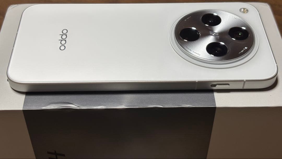 【超美品】OPPO Find X8 中国版 SIMフリー　ホワイト