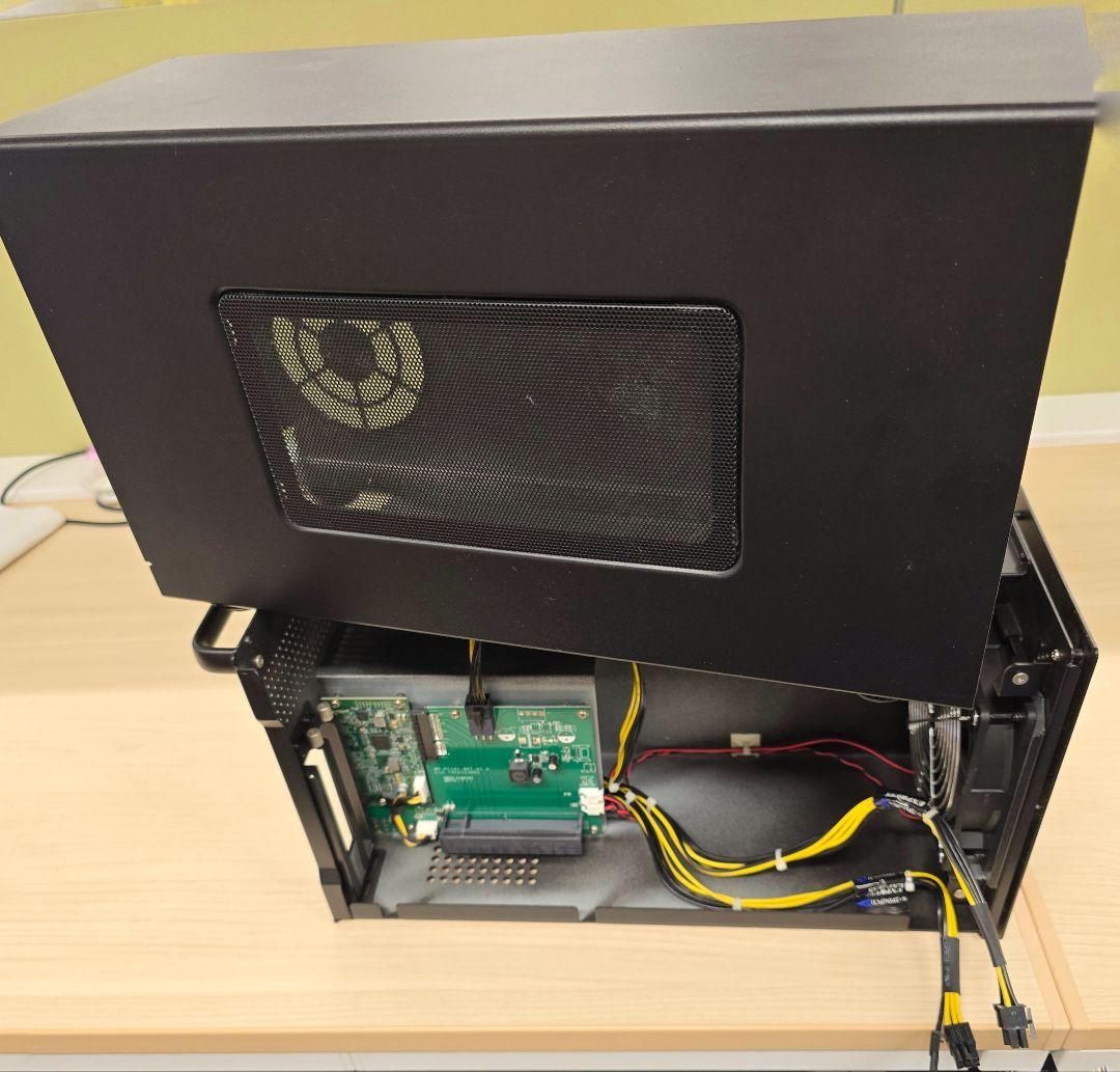 AKiTiO NODE Thunderbolt3 GPUケースNODE-T3IA