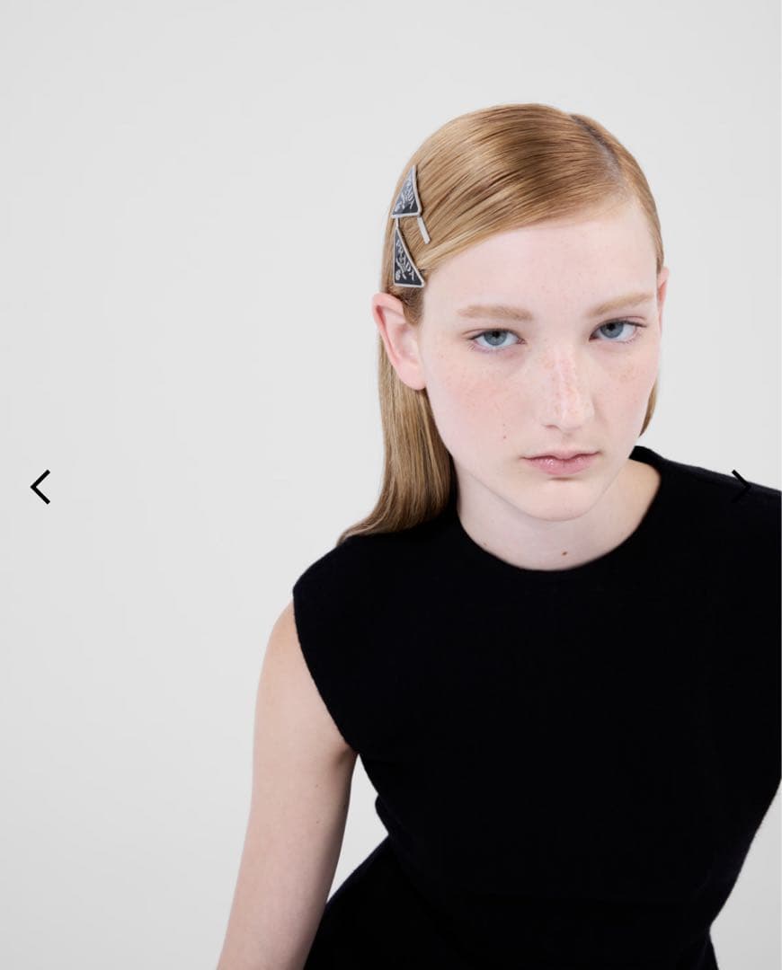 PRADA メタルヘアピン