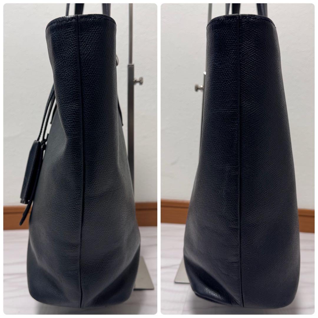 ペッレモルビダ コローレ レザートートバッグ 2way 紺 ビジネス PC A4