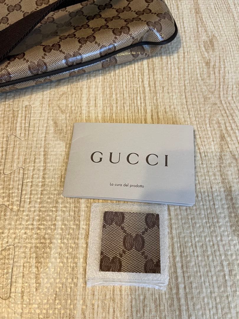 GUCCI ブラウン ショルダーバッグ 光沢仕上げ