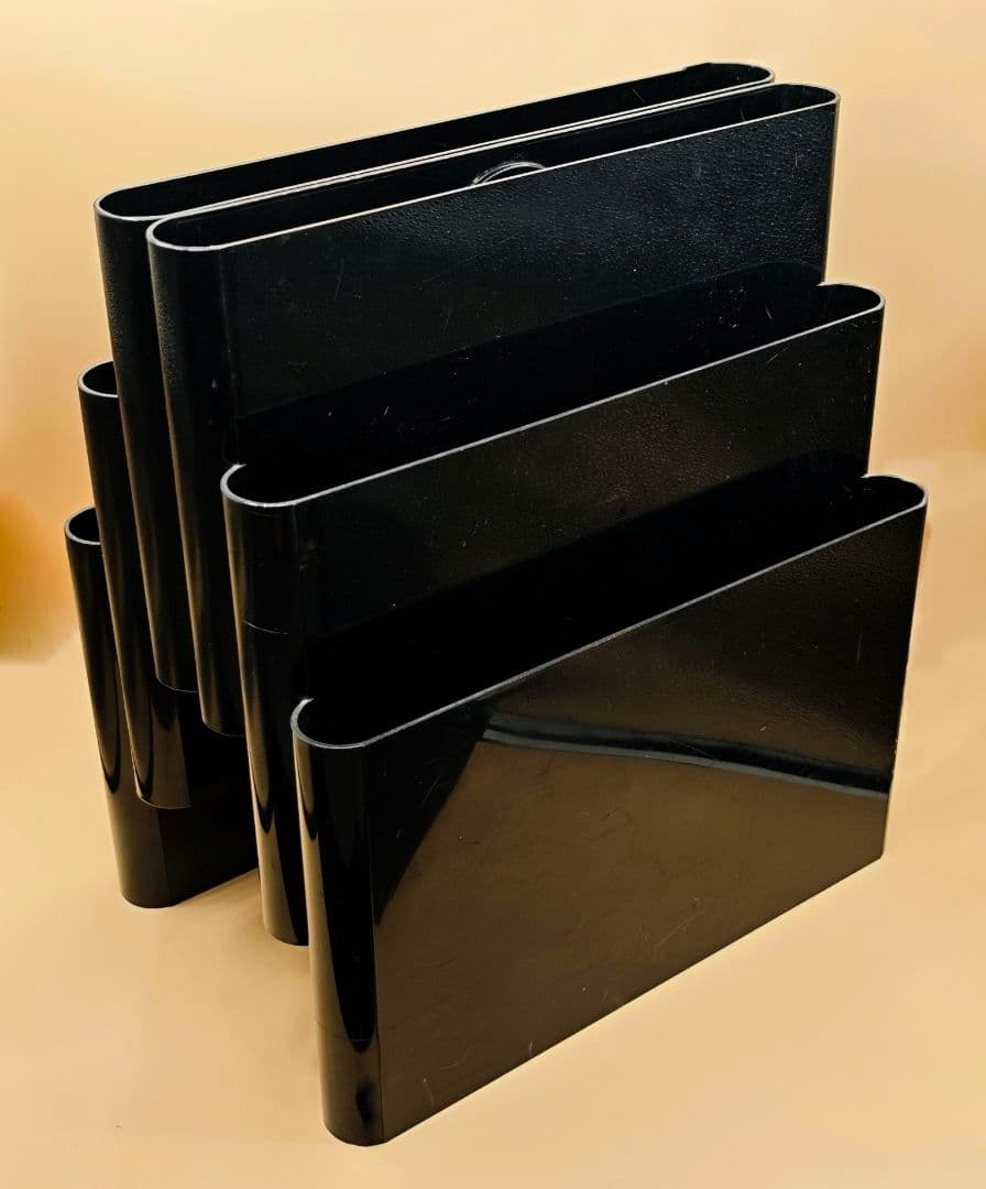 kartell社製 マガジンラック