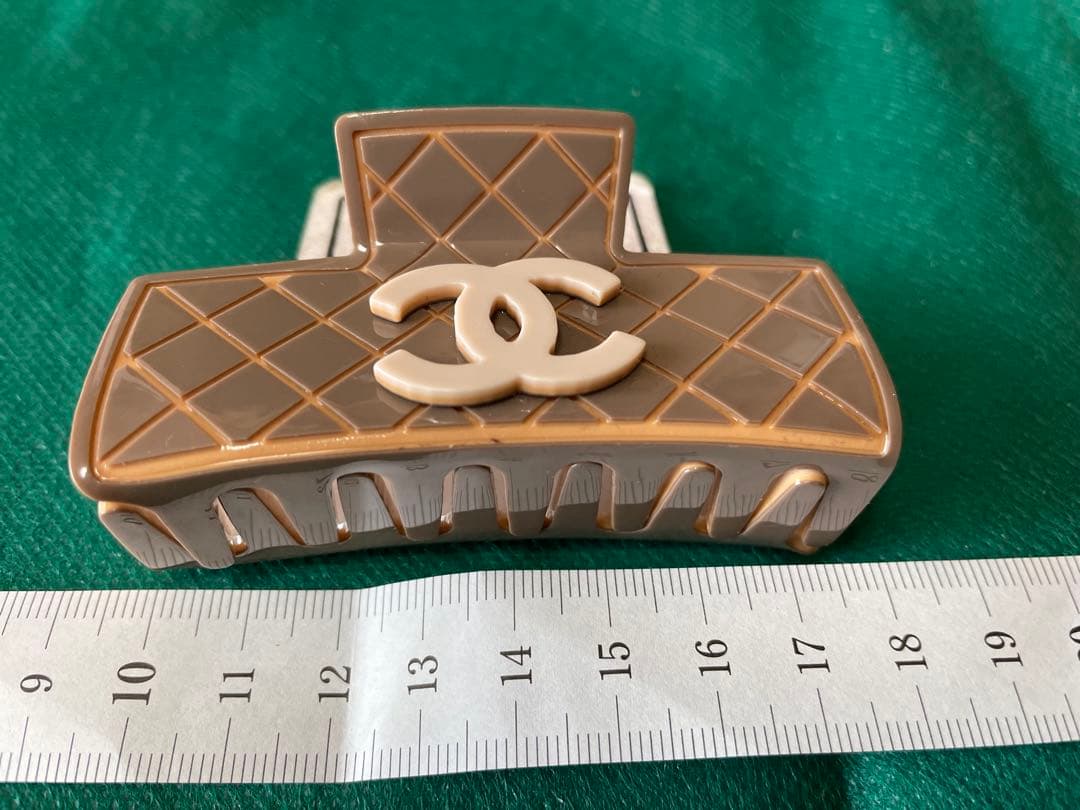 CHANEL ヘアクリップ　３本セット