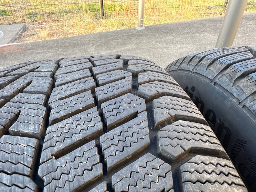 Continental 17インチ 冬タイヤ4本セット