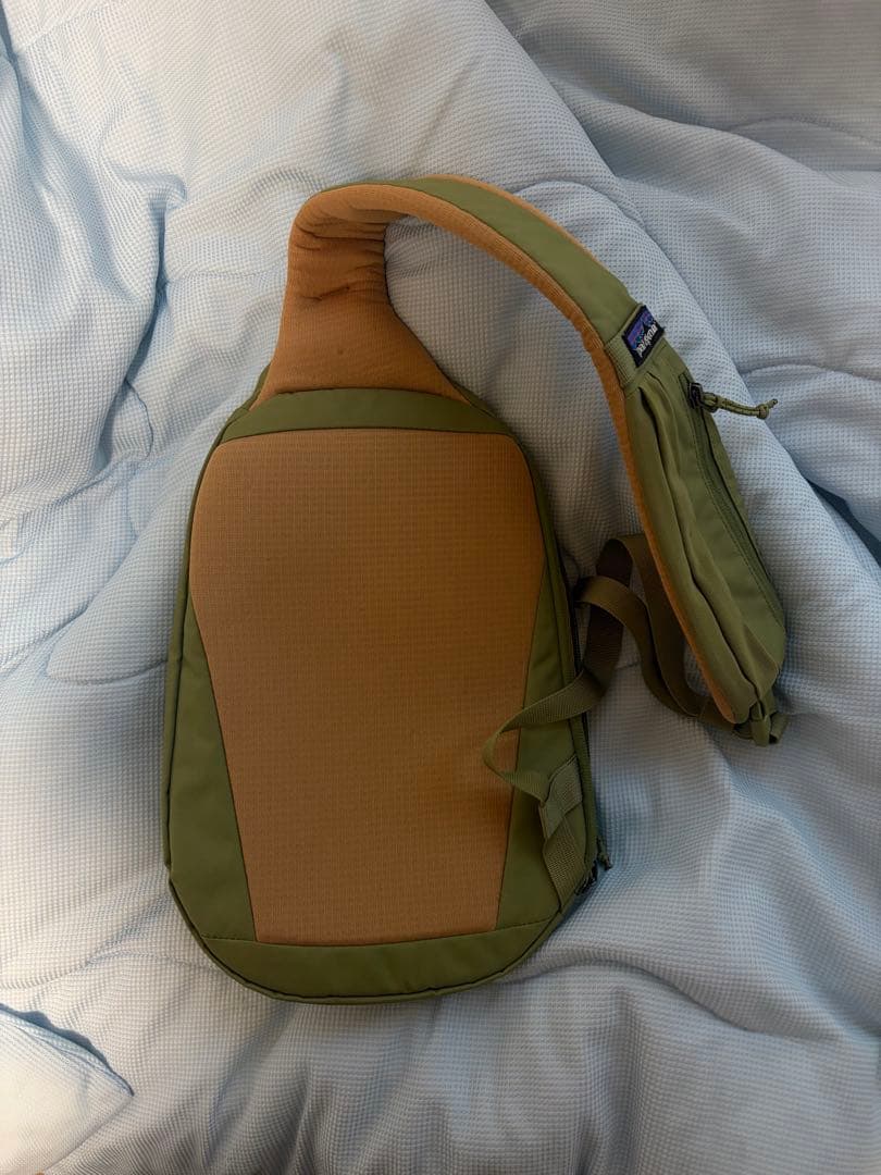 【PATAGONIA】ボディバッグ 48262 ATOM SLING