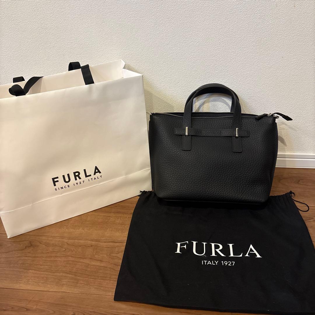 FURLA ブラックレザー トートバッグ【新品】