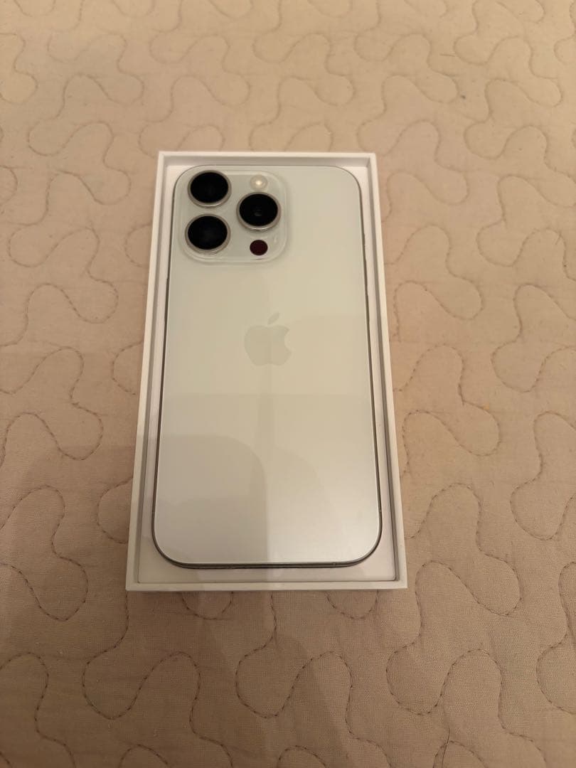 iPhone15 Pro 512GB ホワイトチタニウム