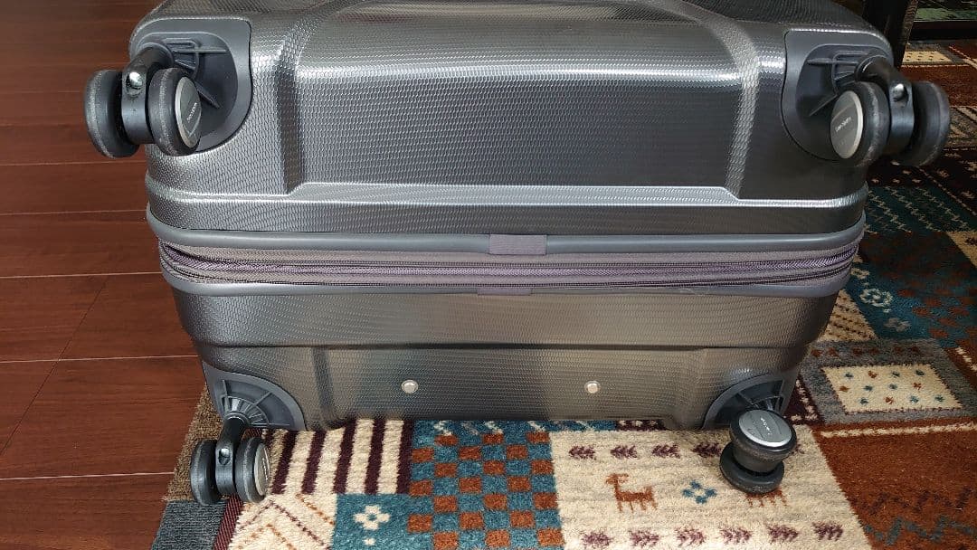 サムソナイト 大型キャリーケース TSAロック付き