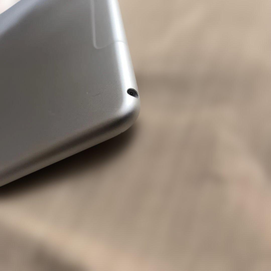 iPad 第8世代10.2インチ シルバー32㎇ Wi-Fiモデル 89％