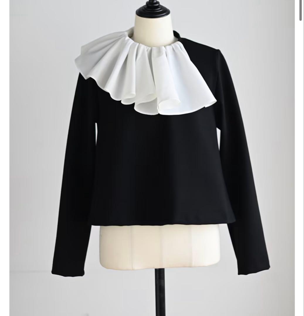 完売！　2wayフリルトップス　TREFLE＋1 トレブルプラスワン　ドゥロワー