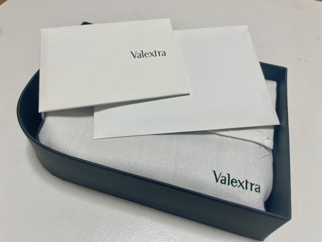 【新品未使用】ヴァレクストラ Valextra 名刺入れ グレー