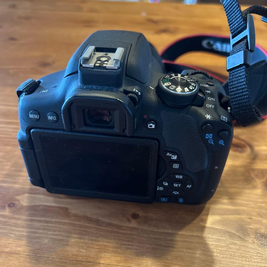 デジタルカメラ Canon EOS kiss X8i